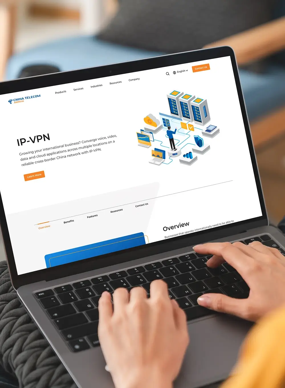 China Telecom IP-VPN website open on a laptop screen.